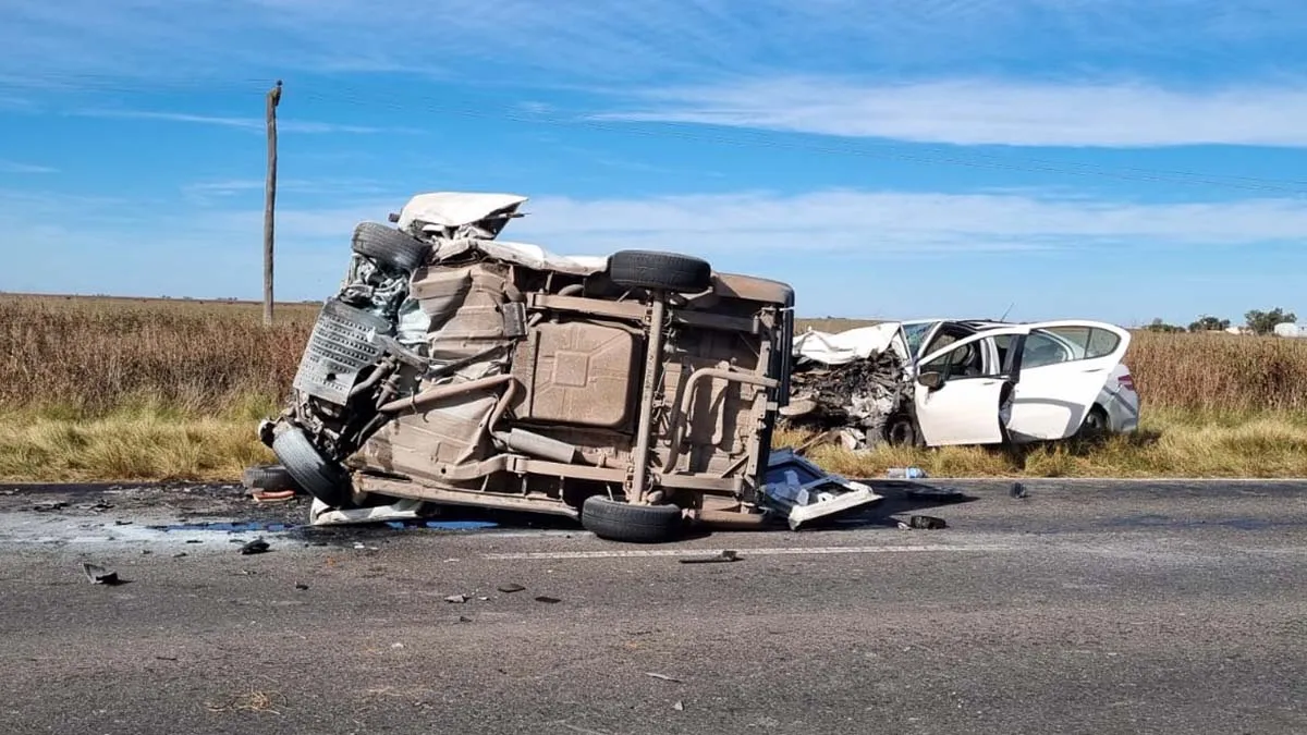  Fatal accidente cerca de Coronel Moldes: colisión entre un auto y un utilitario